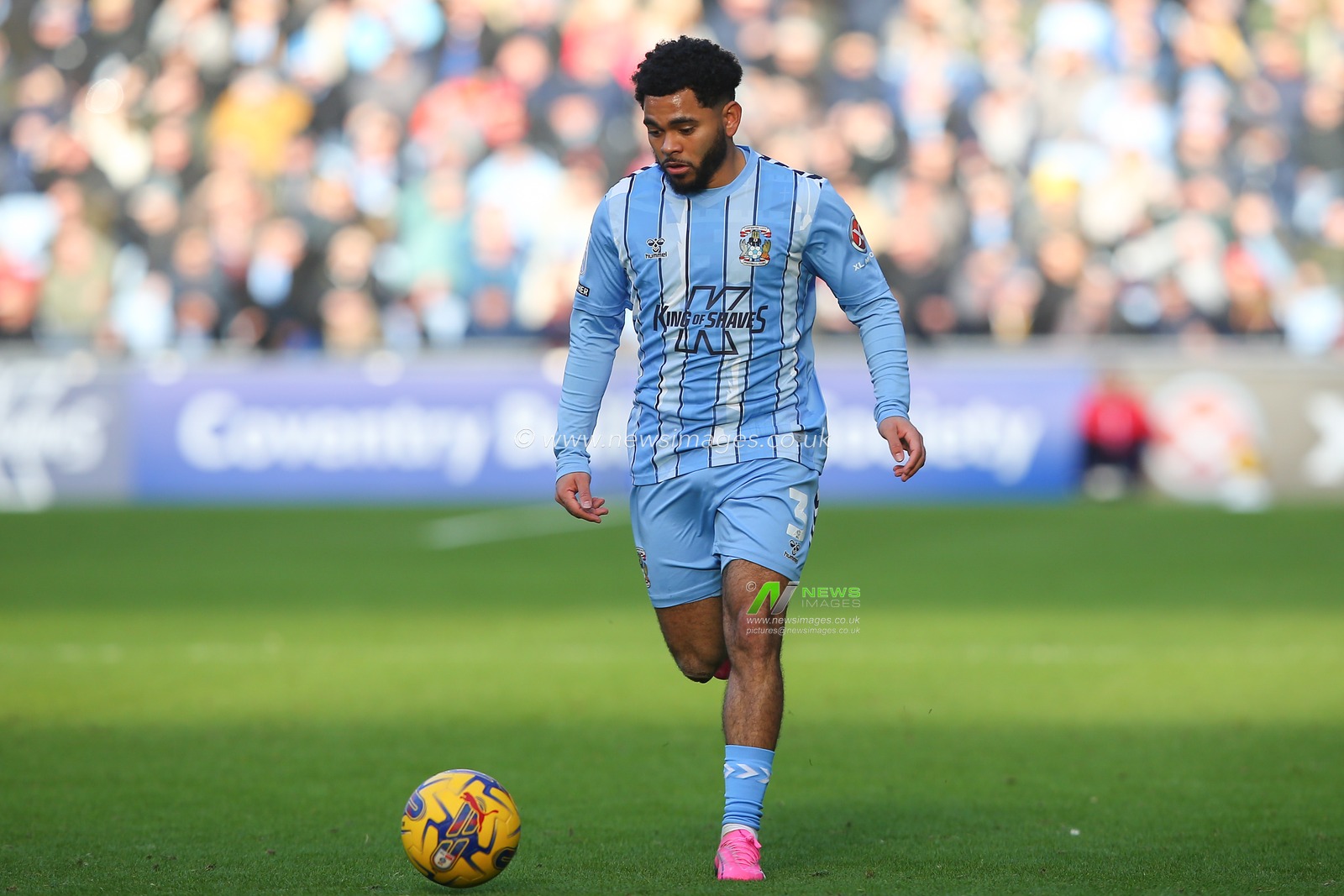 Jay Dasilva of Coventry City goes forward with the ball during the Sky Bet Championship match Coventry City vs Leicester City at Coventry Building Society Arena, Coventry, United Kingdom, 13th January 2024

(Photo by Gareth Evans/News Images)