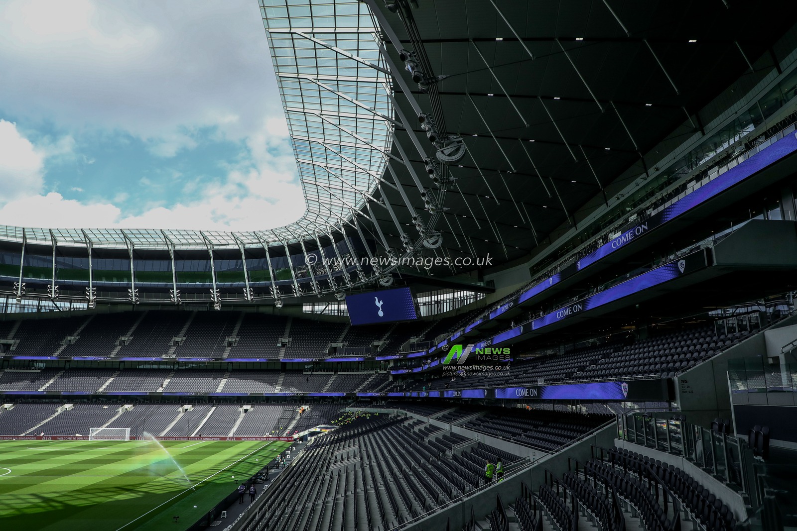 A general view of Tottenham Hotspur Stadium prior to the Premier League match Tottenham Hotspur vs Bournemouth at Tottenham Hotspur Stadium, London, United Kingdom, 30th August 2025

(Photo by Izzy Poles/News Images)