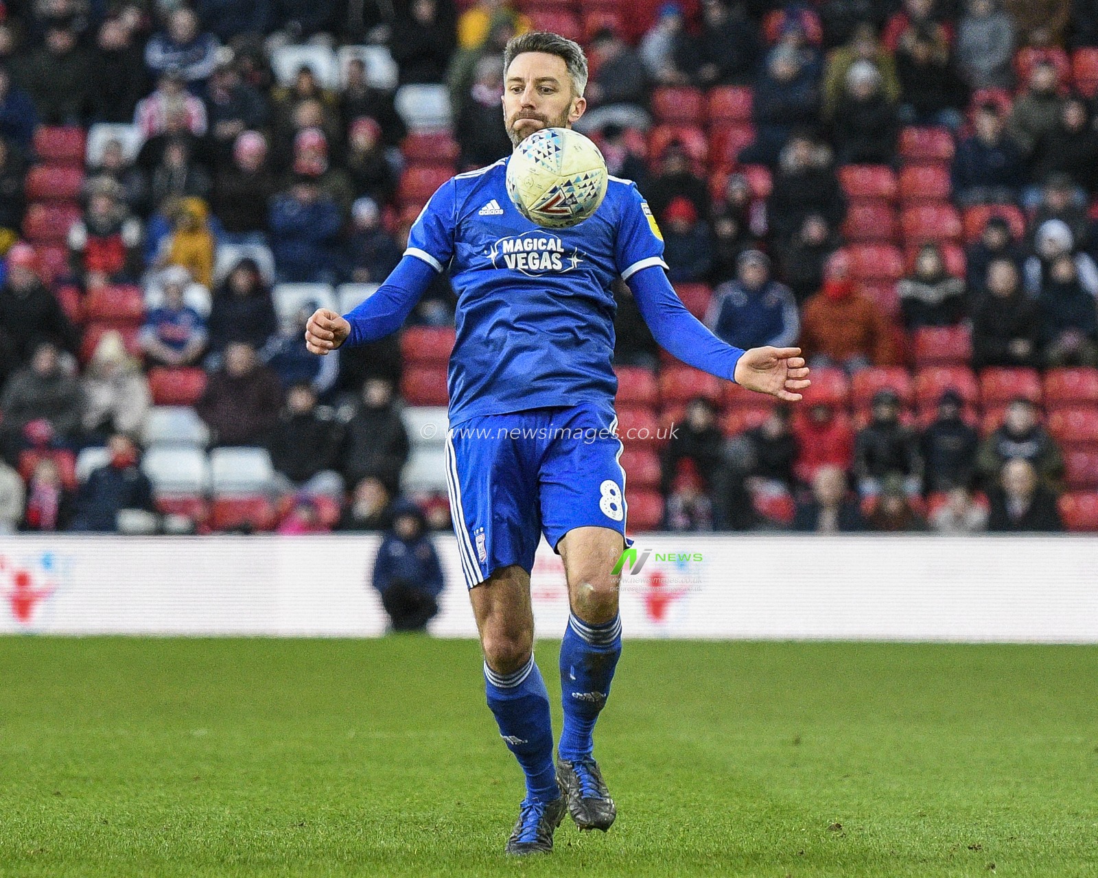 8th February 2020, Stadium Of Light, Sunderland, England; Sky Bet League 1, Sunderland v Ipswich Town : Cole Skuse (8) of Ipswich Town controls the ball with his chest