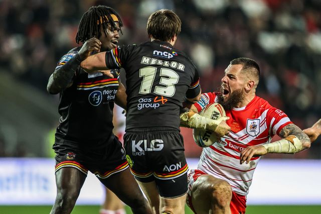 David Klemmer of St Helens reacts after he is tackled by Eribe Doro of Bradford Bulls and Joe Mellor of Bradford Bulls during the Betfred Super League round 4 match St Helens vs Bradford Bulls at The BrewDog Stadium, St Helens, United Kingdom on 07 March 2026

(Photo by Alfie Cosgrove/News Images)