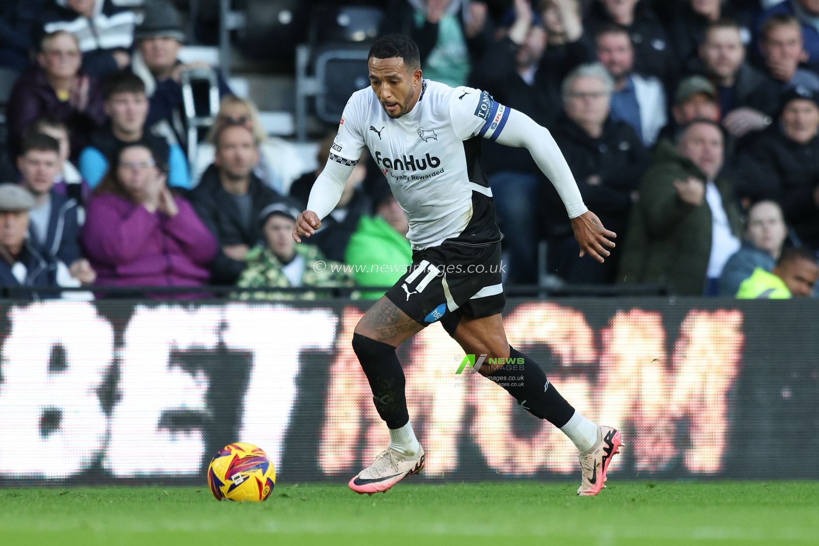 Kenzo Goudmijn of Derby County makes a run with the ball during during the Sky Bet Championship match Derby County vs Sheffield Wednesday at Pride Park Stadium, Derby, United Kingdom, 1st December 2024

(Photo by Alex Roebuck/News Images)
