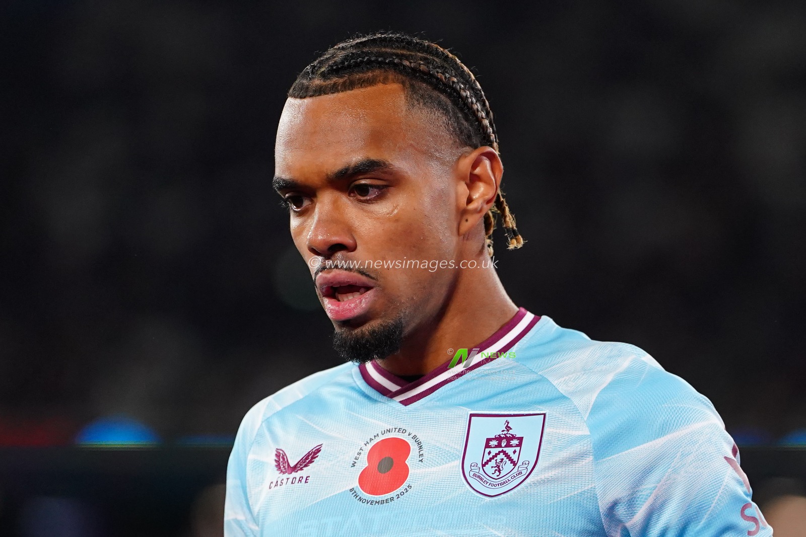 Lucas Pires of Burnley during the Premier League match West Ham United vs Burnley at London Stadium, London, United Kingdom, 8th November 2025

(Photo by Harvey Murphy/News Images)

*** GER AUT SUI OUT ***