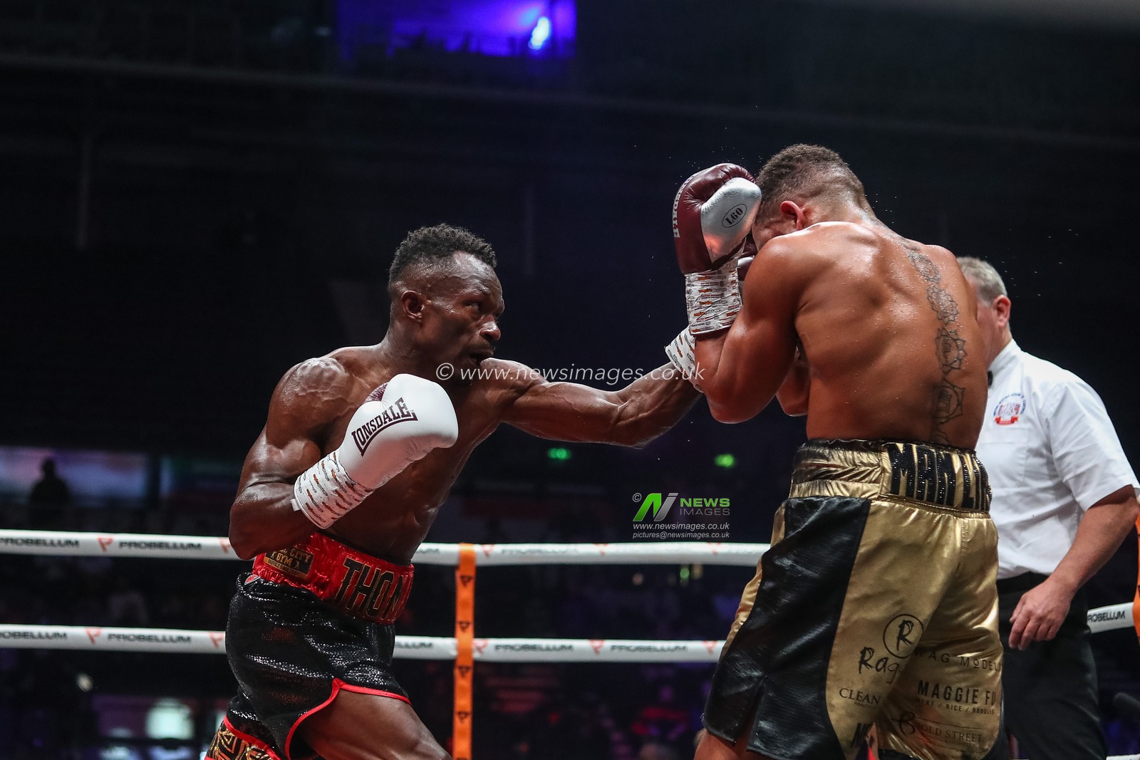 Thomas Essomba lands a left hook on Marcel Braithwaite in the Thomas Essomba vs Marcel Braithwaite fight at the Sunny Edwards vs Felix Alvarado card at Utilita Arena, Sheffield, United Kingdom, 11th November 2022

(Photo by Gareth Evans/News Images)