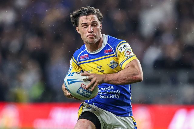 Brodie Croft of Leeds Rhinos during the Betfred Super League play-off Eliminator 1 match Leeds Rhinos vs St Helens at Headingley Stadium, Leeds, United Kingdom, 27th September 2025

(Photo by Alfie Cosgrove/News Images)