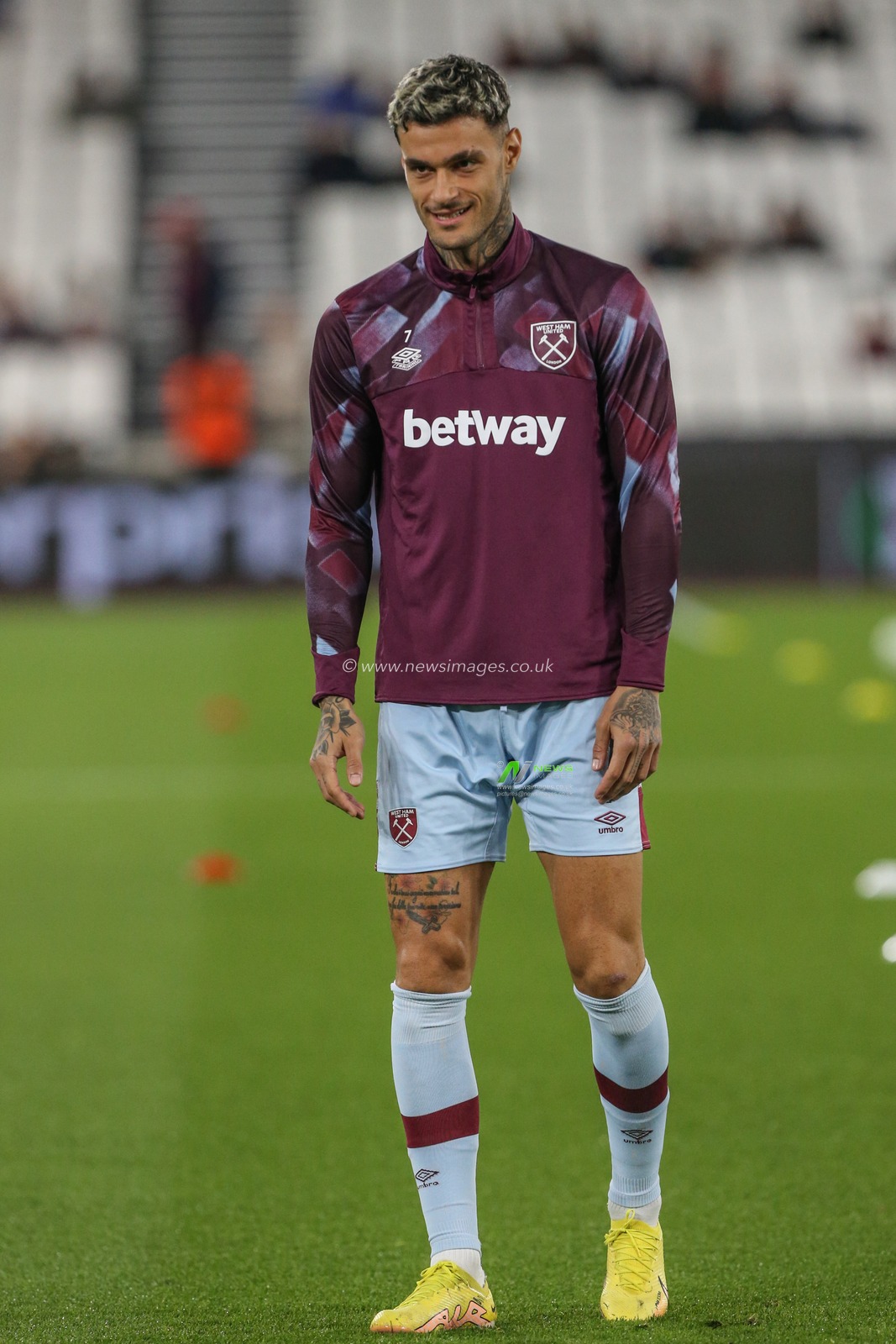 Gianluca Scamacca #7 of West Ham United during the pre-game warmup before the UEFA Europa Conference League match West Ham United vs Silkeborg at London Stadium, London, United Kingdom, 27th October 2022

(Photo by Arron Gent/News Images)