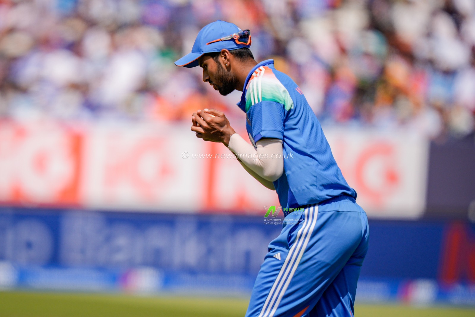 Washington Sundar of India takes a catch to dismiss Jofra Archer of England during the 1st Metro Bank ODI match England vs India at Edgbaston, Birmingham, United Kingdom on 14 July 2026

(Photo by Maynard Manyowa/News Images)