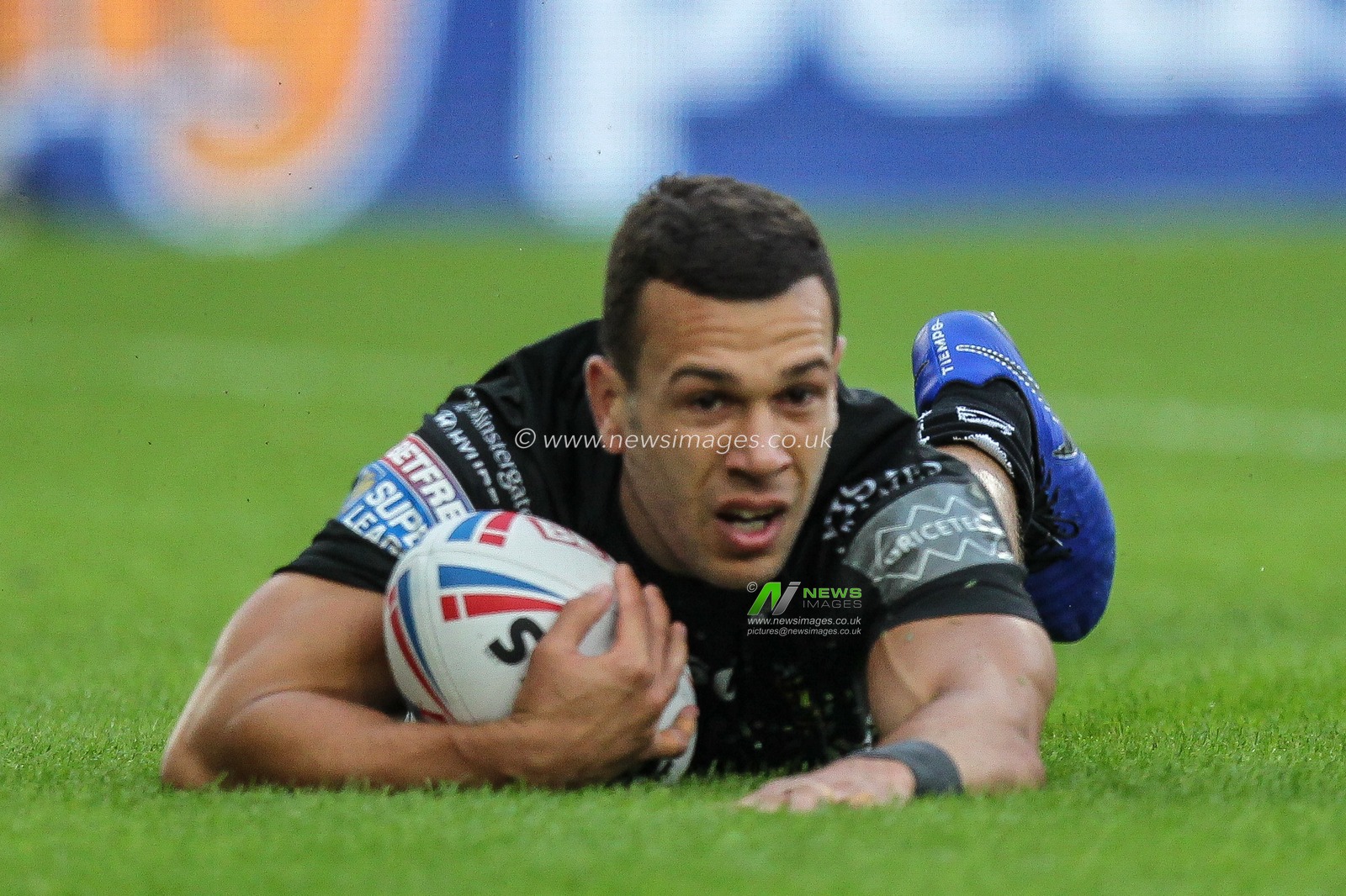 11th July 2019 , KCOM Stadium, Hull, England; Betfred Super League, Round 22, Hull FC vs London Broncos ; Carlos Tuimavave (3) of Hull FC scores his try


Credit: David Greaves/News Images
