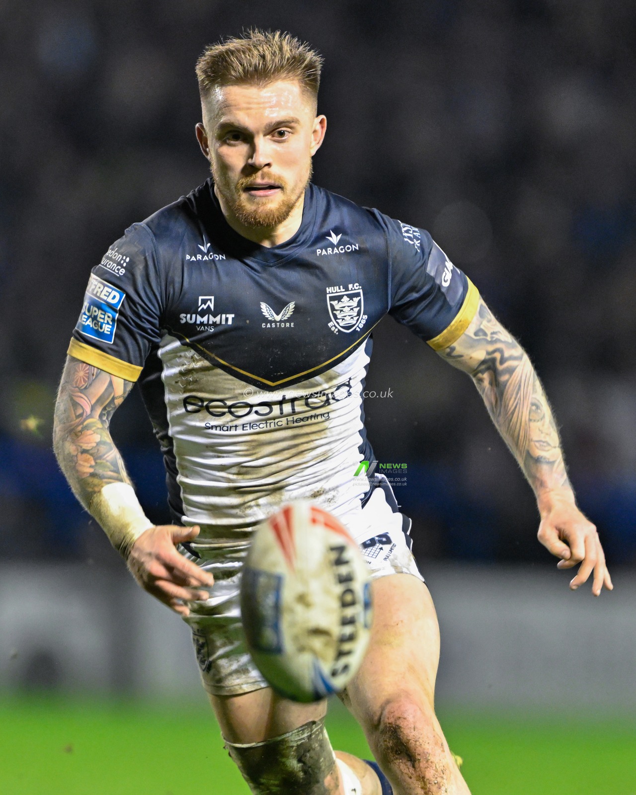 Morgan Smith Hull FC chases down the ball, during the Betfred Super League Round 2 match Warrington Wolves vs Hull FC at Halliwell Jones Stadium, Warrington, United Kingdom, 23rd February 2024

(Photo by Cody Froggatt/News Images)