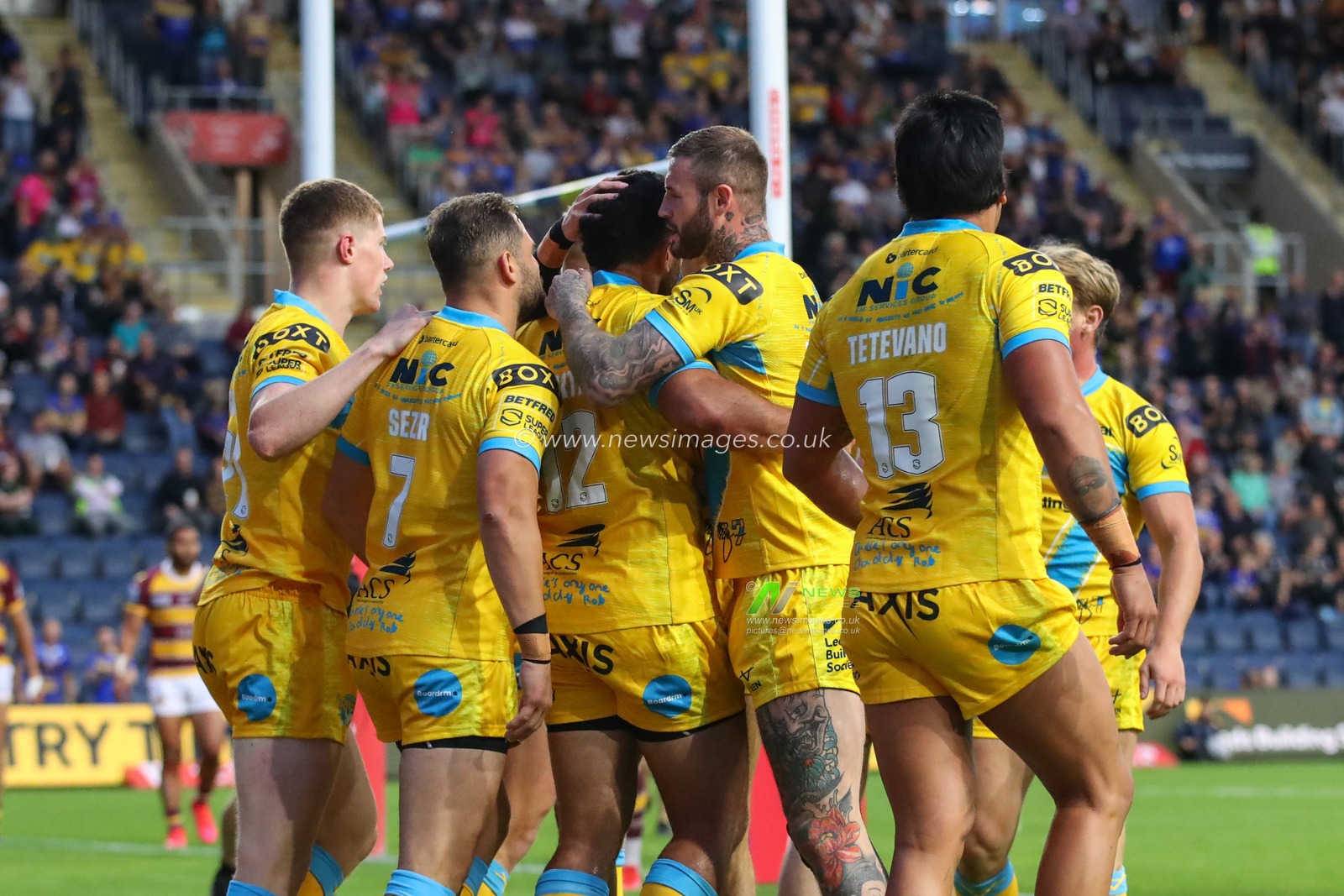 Rhyse Martin #12 of Leeds Rhinos celebrates his try to make it 4-0