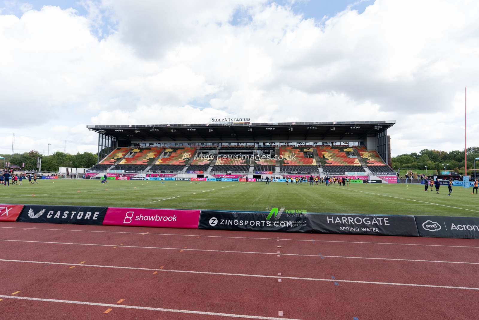 Ground View of the Stones Stadium during the Gallagher Premiership match Saracens vs Leicester Tigers at StoneX Stadium, London, United Kingdom, 1st October 2022

(Photo by Richard Washbrooke/News Images)