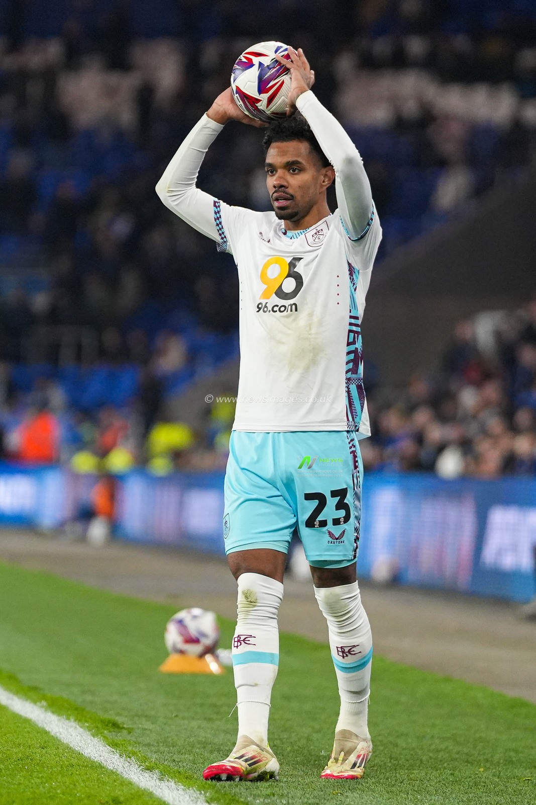 Lucas Pires of Burnley during the Sky Bet Championship match Cardiff City vs Burnley at Cardiff City Stadium, Cardiff, United Kingdom, 4th March 2025

(Photo by Andrew Lewis/News Images)