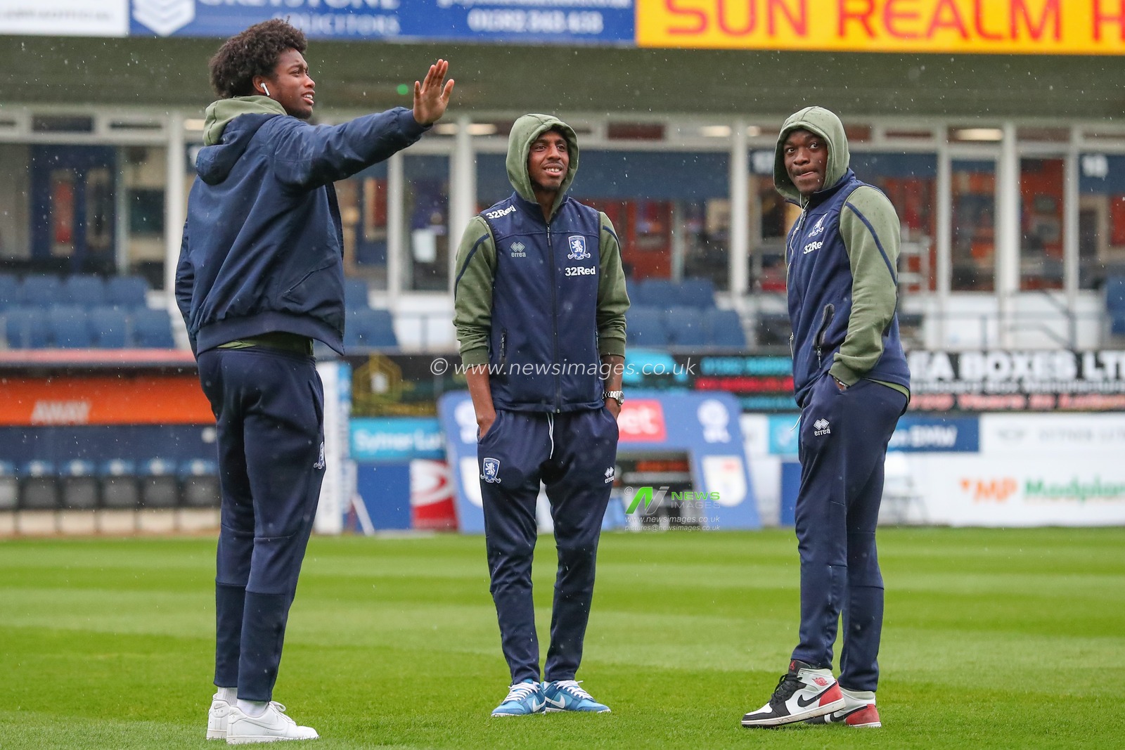 Middlesbrough players arrive ahead of the Sky Bet Championship match Luton Town vs Middlesbrough at Kenilworth Road, Luton, United Kingdom, 24th April 2023

(Photo by Gareth Evans/News Images)