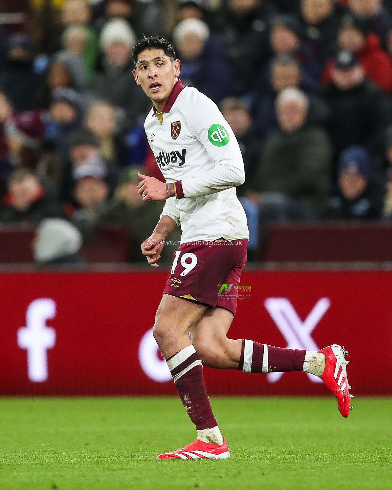 Edson Ãlvarez of West Ham United during the Premier League match Aston Villa vs West Ham United at Villa Park, Birmingham, United Kingdom, 26th January 2025

(Photo by Gareth Evans/News Images)