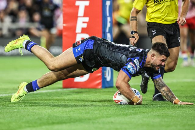 James Bentley of Leeds Rhinos goes over for a try during the Betfred Super League round 21 match Leigh Leopards vs Leeds Rhinos at Leigh Sports Village, Leigh, United Kingdom, 7th August 2025

(Photo by Alfie Cosgrove/News Images)