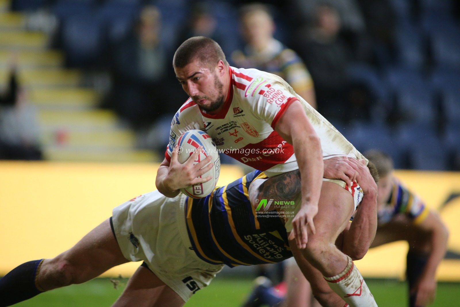 14th February 2020, Headingley Carnegie Stadium, Leeds, England; Betfred Super League, Leeds Rhinos v Hull Kingston Rovers : Greg Minikin of Hull KR on his way to score the 1st try of the game against Leeds Rhinos.