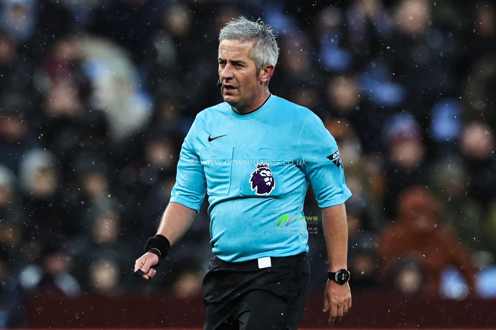 Referee Darren Bond during the Premier League match Aston Villa vs Southampton at Villa Park, Birmingham, United Kingdom, 7th December 2024

(Photo by Mark Cosgrove/News Images)