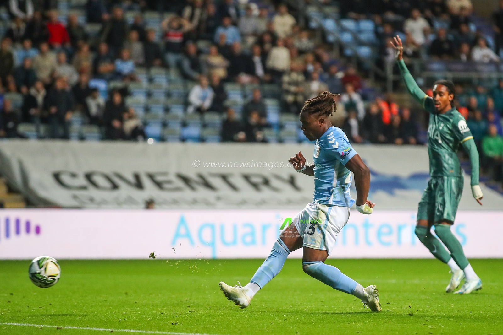 Brandon Thomas-Asante of Coventry City scores a goal to make it 1-0 during the Carabao Cup match Coventry City vs Tottenham Hotspur at Coventry Building Society Arena, Coventry, United Kingdom, 18th September 2024

(Photo by Gareth Evans/News Images)
