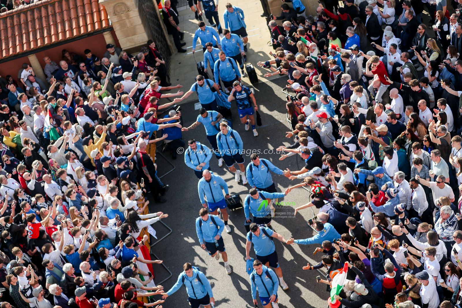 Italy players arrive at the Allianz Stadium prior to the 2025 Guinness 6 Nations match England vs Italy at Allianz Stadium, Twickenham, United Kingdom, 9th March 2025

(Photo by Izzy Poles/News Images)