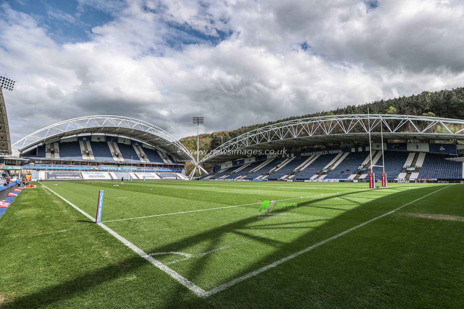 A general view of John Smithâ€™s Stadium ahead of the Betfred Super League match Huddersfield Giants vs Catalans Dragons at John Smith's Stadium, Huddersfield, United Kingdom, 13th April 2025

(Photo by Alfie Cosgrove/News Images)