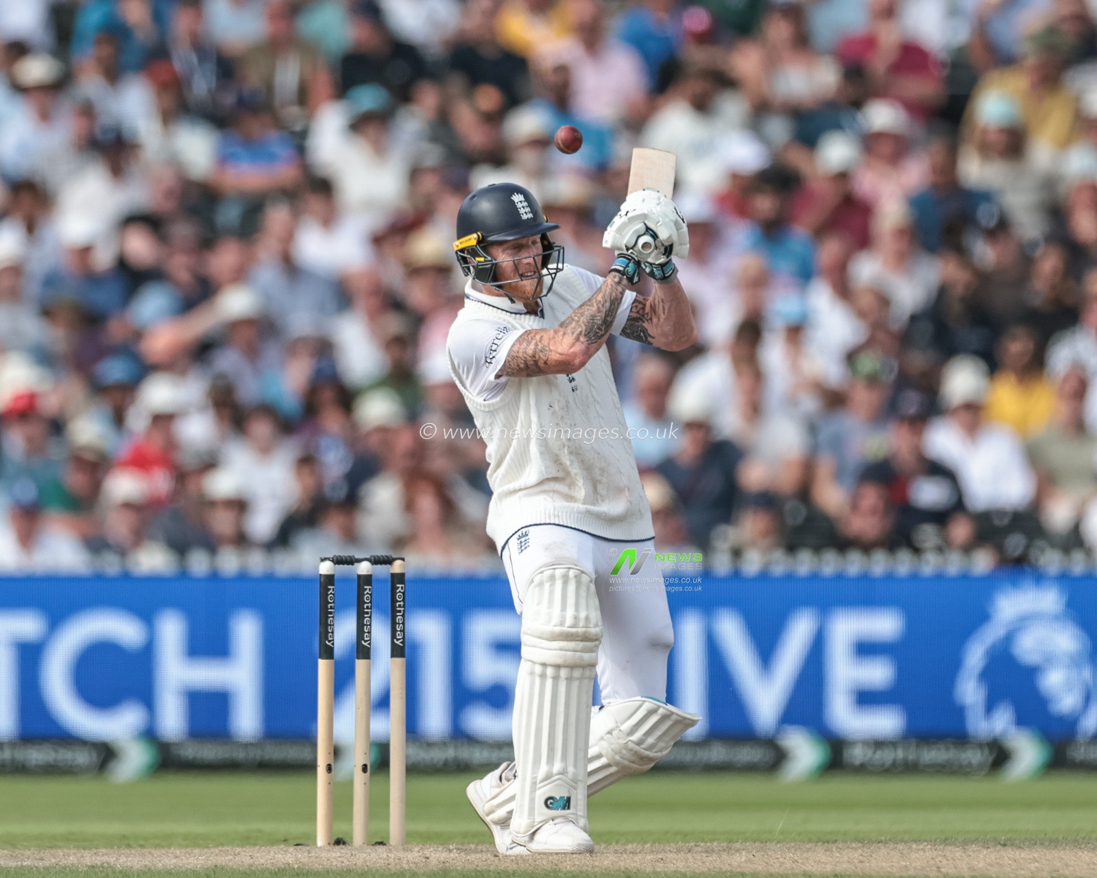 England captain Ben Stokes ducks a bouncer from Mohammed Siraj of India during the 4th Rothesay Test Match match Day 3 England vs India at Old Trafford Cricket Ground, Manchester, United Kingdom, 25th July 2025

(Photo by Mark Cosgrove/News Images)