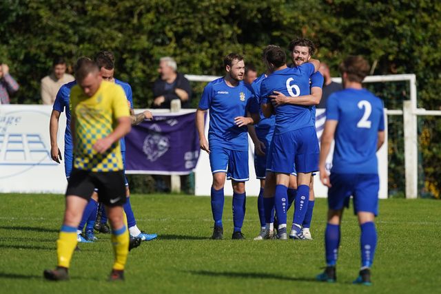 Emirates FA Cup, Qualifying Preliminary Round, Harpenden Town v Aveley