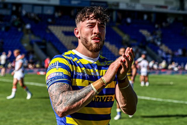 Matty Ashton of Warrington Wolves applauds the fans after the game during the Betfred Super League round 12 match Warrington Wolves vs Bradford Bulls at The Halliwell Jones Stadium, Warrington, United Kingdom on 24 May 2026

(Photo by Alfie Cosgrove/News Images)