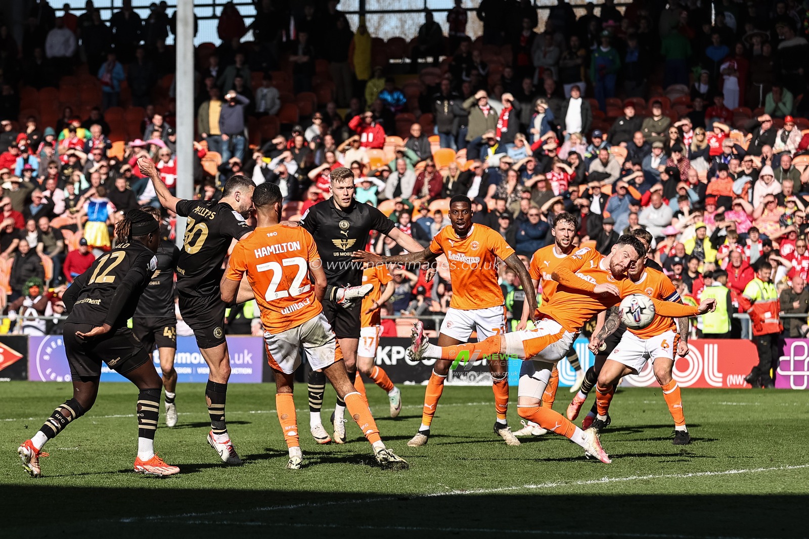Adam Phillips of Barnsley scores to make it 3-2 during the Sky Bet League 1 match Blackpool vs Barnsley at Bloomfield Road, Blackpool, United Kingdom, 20th April 2024

(Photo by Mark Cosgrove/News Images)