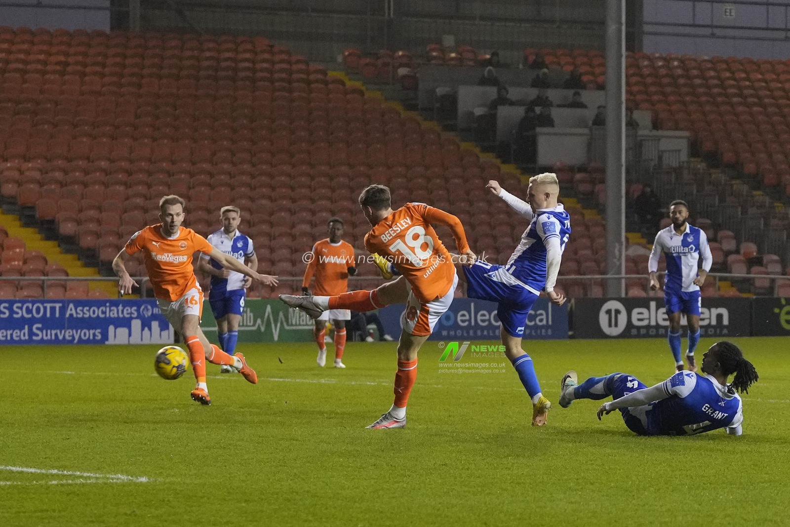 Jake Beesley #18 of Blackpool scores a goal to make it 2-1 during the Sky Bet League 1 match Blackpool vs Bristol Rovers at Bloomfield Road, Blackpool, United Kingdom, 23rd December 2023

(Photo by Steve Flynn/News Images)