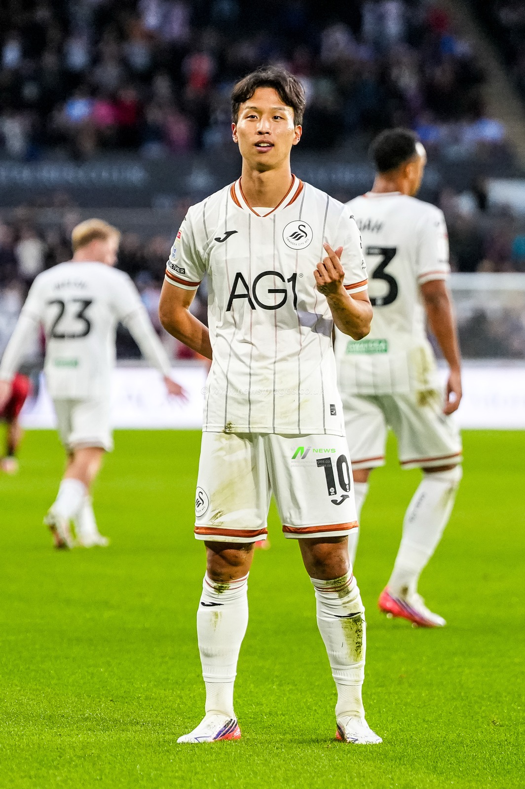 Eom Ji-Sung of Swansea City celebrates scoring his teams first goal during the Sky Bet Championship match Swansea City vs Watford at Swansea.com Stadium, Swansea, United Kingdom on 01 September 2026

(Photo by Andrew Lewis/News Images)