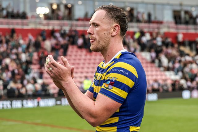 Ben Currie of Warrington Wolves applauds the fans after the game during the Betfred Super League round 20 match Leigh Leopards vs Warrington Wolves at Leigh Sports Village, Leigh, United Kingdom on 25 July 2026

(Photo by Alfie Cosgrove/News Images)