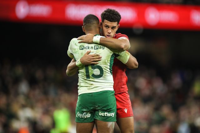 Rio Dyer of Wales and Damian Willemse of South Africa embrace at the final whistle during the Quilter Nations Series 2025 match Wales vs South Africa at Principality Stadium, Cardiff, United Kingdom, 29th November 2025

(Photo by Andrew Lewis/News Images)

*** GER AUT SUI OUT ***