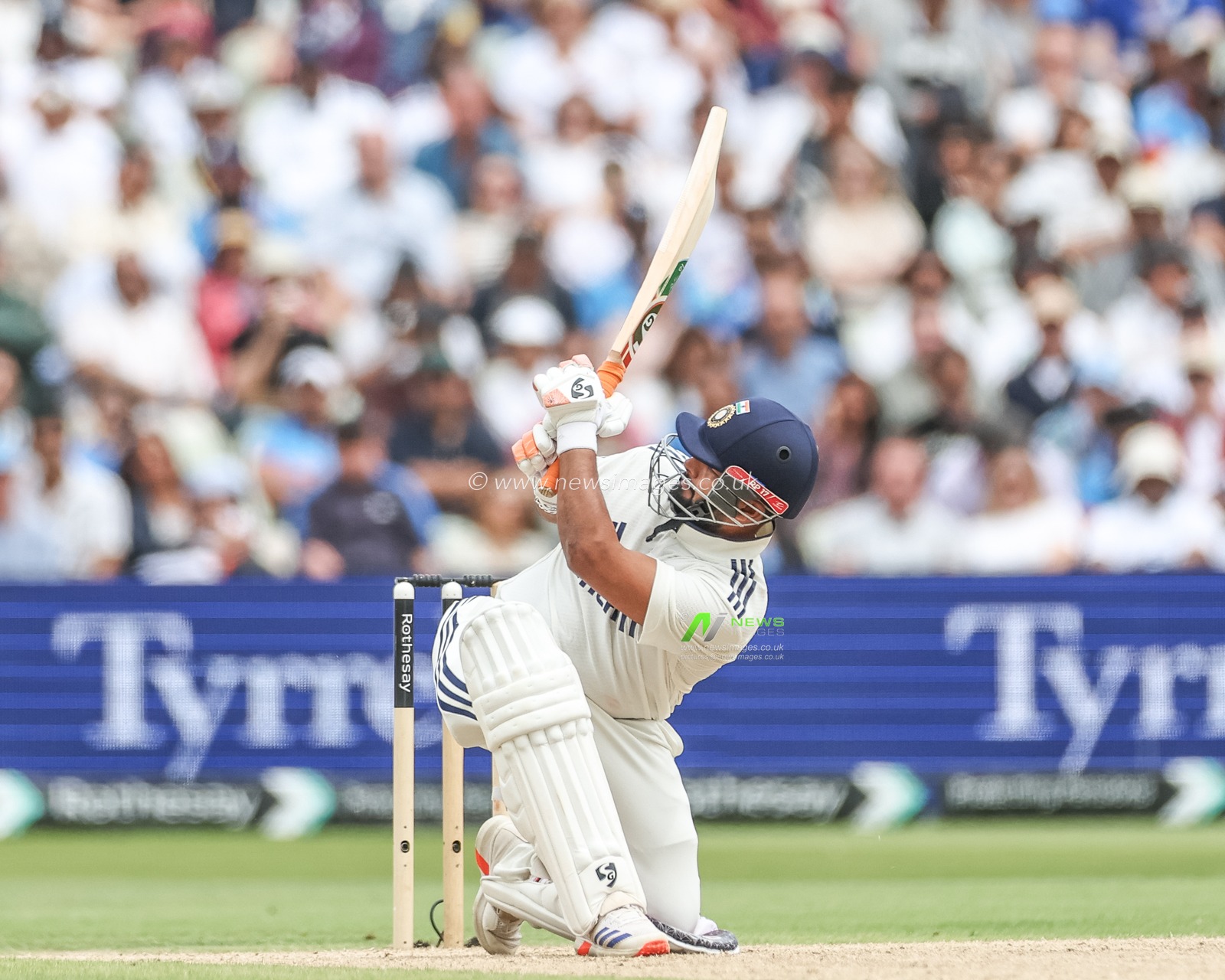 Rishabh Pant of India hits a six (6) as India go 152/3 during the 2nd Rothesay Test Match day 4 England v India at Edgbaston, Birmingham, United Kingdom, 5th July 2025

(Photo by Mark Cosgrove/News Images)