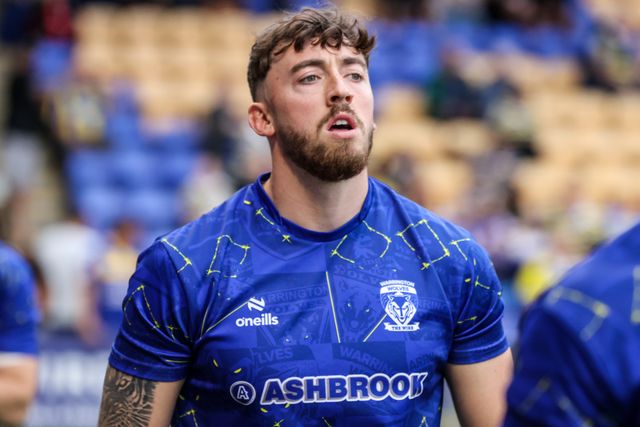 Matty Ashton of Warrington Wolves in the pre-game warm up during the Betfred Super League round 15 match Warrington Wolves vs Leeds Rhinos at The Halliwell Jones Stadium, Warrington, United Kingdom on 18 June 2026

(Photo by Alfie Cosgrove/News Images)