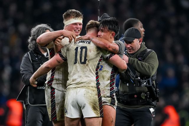 Fin Smith of England celebrates with his Marcus Smith after winning the 2025 Guinness 6 Nations match England vs France at Allianz Stadium,, Twickenham, United Kingdom, 8th February 2025

(Photo by Craig Thomas/News Images)