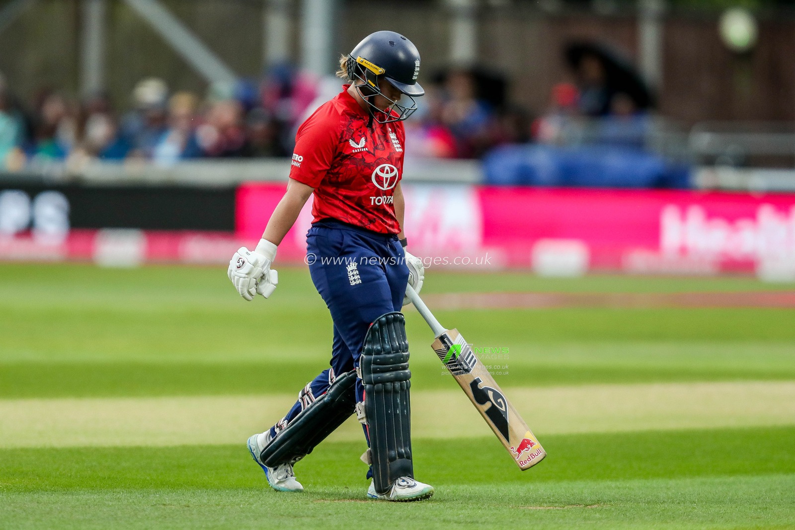 Alice Capsey of England Women looks dejected following her dismissal during the 3rd Vitality IT20 Series match England Women vs West Indies Women at The Cloud County Ground, Chelmsford, United Kingdom, 26th May 2025

(Photo by Izzy Poles/News Images)