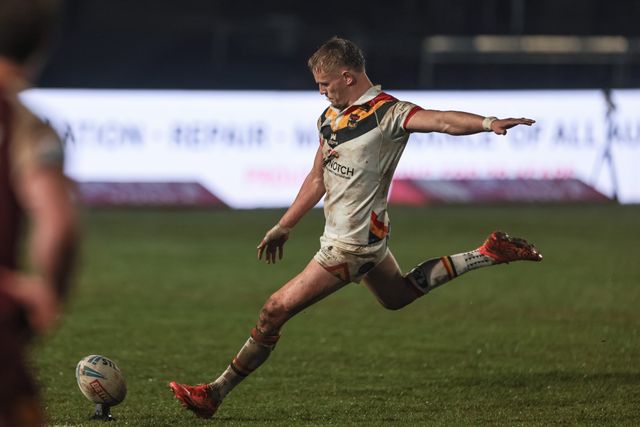 Luke Hooley of Bradford Bulls scores a penalty  to make it 4-2  during the Betfred Super League Round 5 match Bradford Bulls vs Huddersfield Giants at Odsal Stadium, Bradford, United Kingdom on 20 March 2026

(Photo by Mark Cosgrove/News Images)