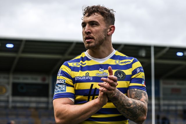 Sam Powell of Warrington Wolves applauds the fans after the game during the Betfred Super League round 7 match Warrington Wolves vs Leigh Leopards at The Halliwell Jones Stadium, Warrington, United Kingdom on 04 April 2026

(Photo by Alfie Cosgrove/News Images)