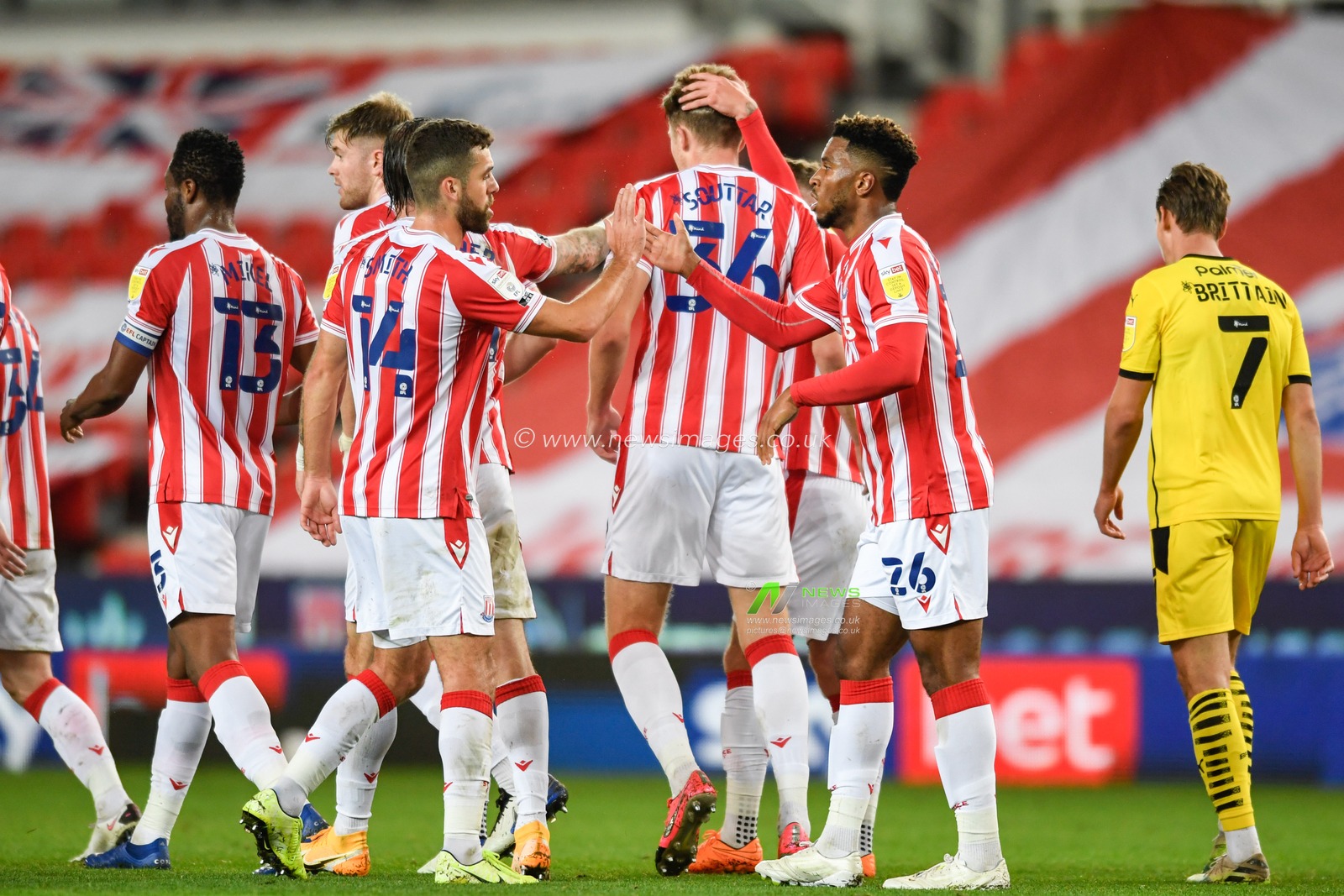 Tyrese Campbell (26) of Stoke City celebrates his goal with his team mates to make it 1-1