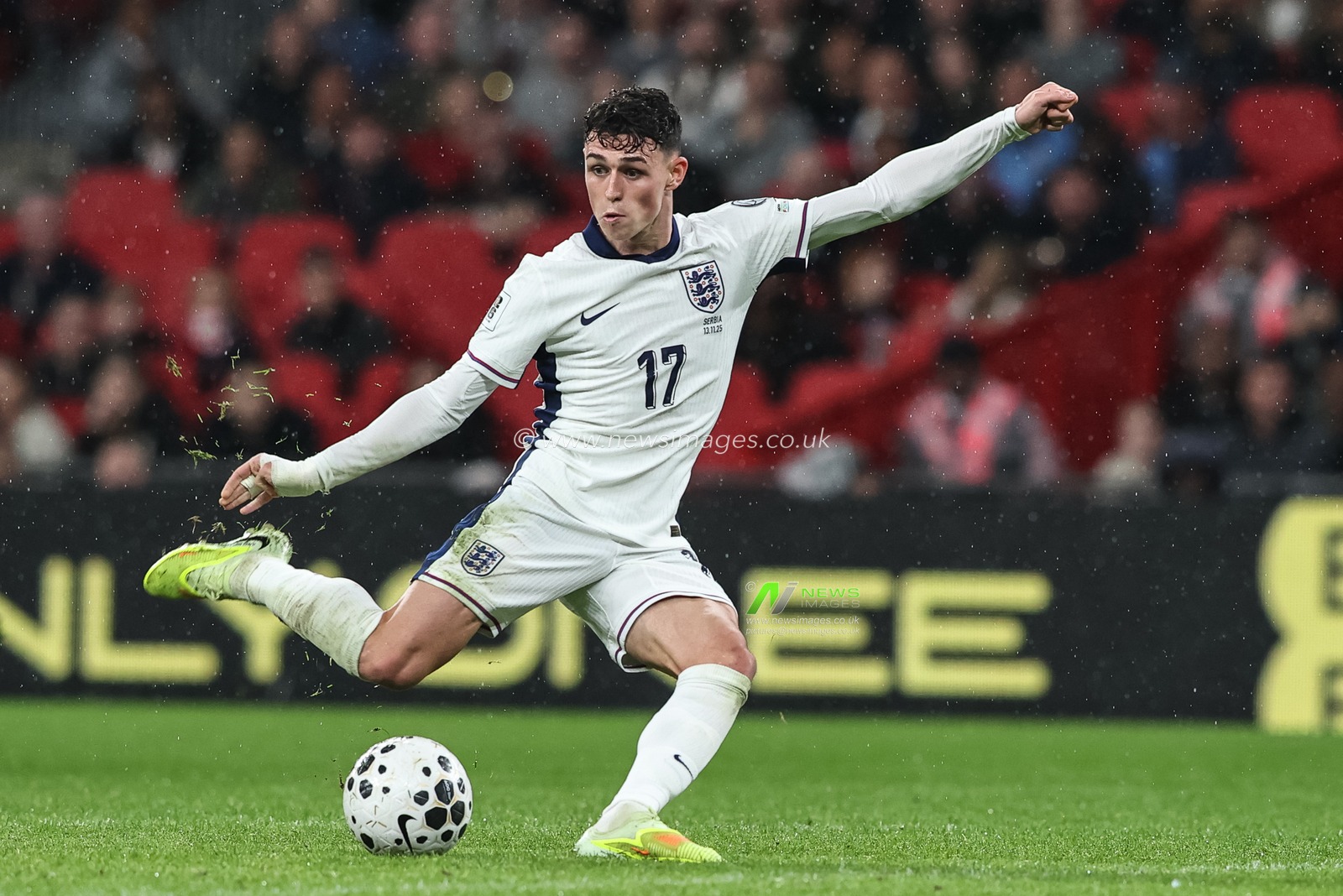 Phil Foden of England shoots on goal during the FIFA World Cup Qualifiers round 9 match England vs Serbia at Wembley Stadium, London, United Kingdom, 13th November 2025

(Photo by Alfie Cosgrove/News Images)

*** GER AUT SUI OUT ***