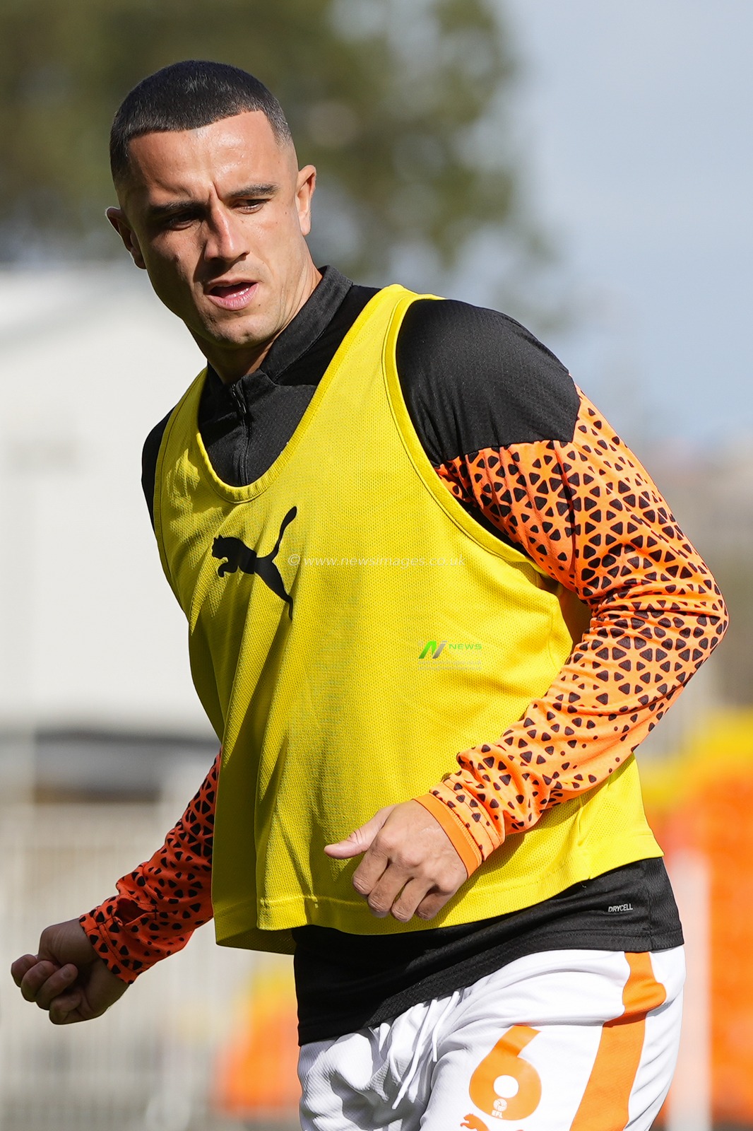 Oliver Norburn #6 of Blackpool warms up before the Sky Bet League 1 match Blackpool vs Reading at Bloomfield Road, Blackpool, United Kingdom, 23rd September 2023

(Photo by Steve Flynn/News Images)