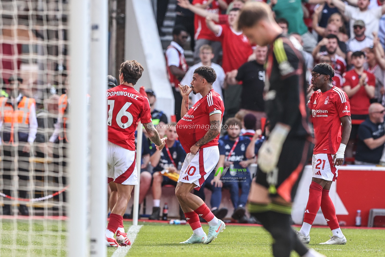 Morgan Gibbs-White of Nottingham Forest celebrates his goal to make it 1-1 during the Premier League match Nottingham Forest vs Leicester City at City Ground, Nottingham, United Kingdom, 11th May 2025

(Photo by Alfie Cosgrove/News Images)