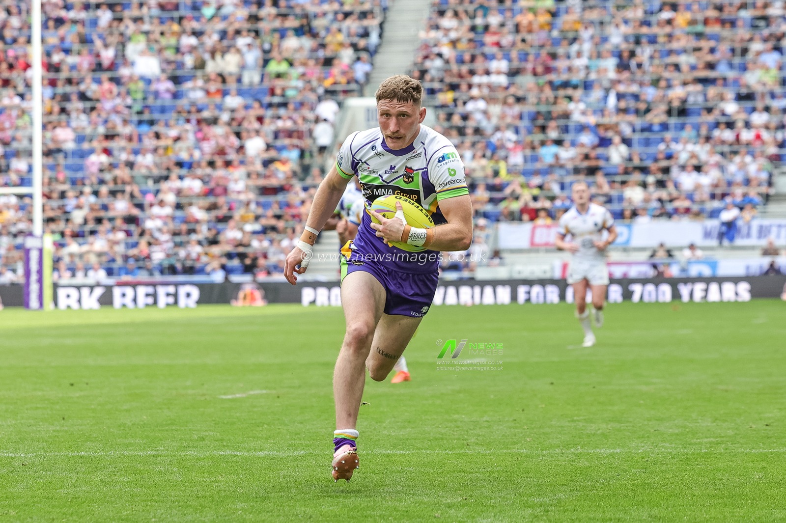 Ethan Ryan of Bradford Bulls goes over for his second try during the Betfred Super League Magic Weekend match Leeds Rhinos vs Bradford Bulls at Hill Dickinson Stadium, Liverpool, United Kingdom on 05 July 2026

(Photo by Mark Cosgrove/News Images)
