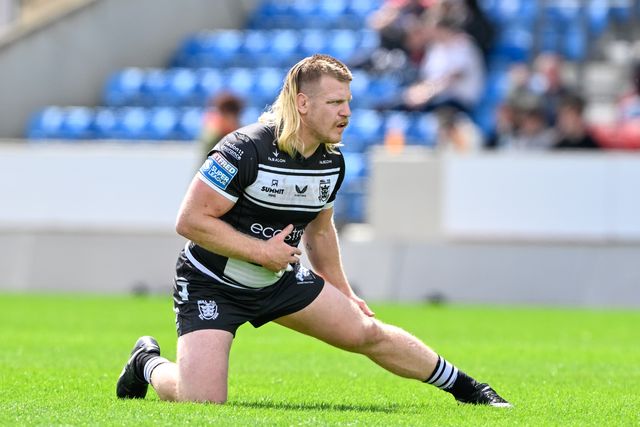 Brad Fash Hull FC warms up ahead of the Betfred Super League Round 16 match Salford Red Devils vs Hull FC at Salford Community Stadium, Eccles, United Kingdom, 7th July 2024

(Photo by Cody Froggatt/News Images)