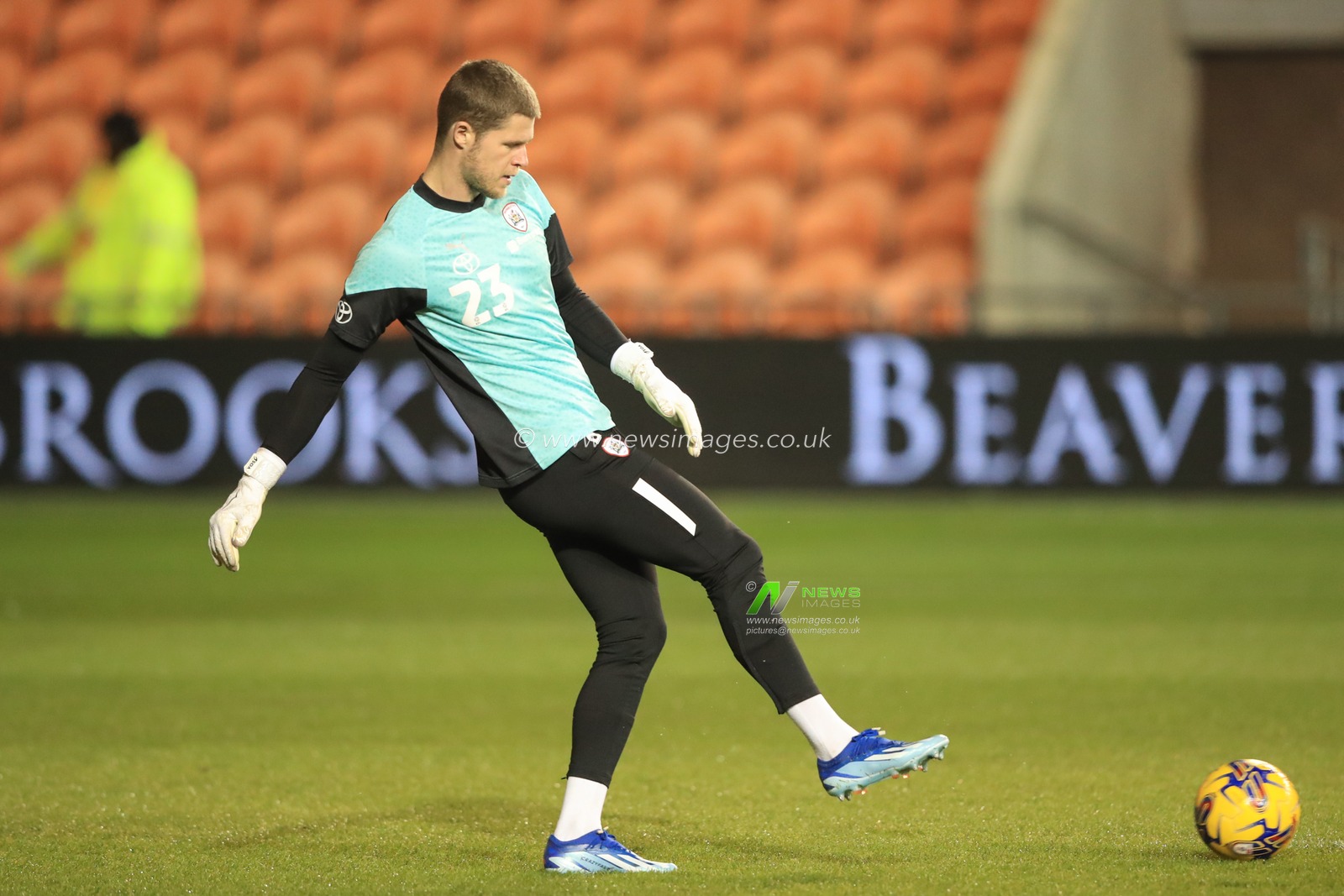 Ben Killip #23 of Barnsley in the pregame warmup session during the Bristol Street Motors Trophy match Blackpool vs Barnsley at Bloomfield Road, Blackpool, United Kingdom, 5th December 2023

(Photo by Alfie Cosgrove/News Images)