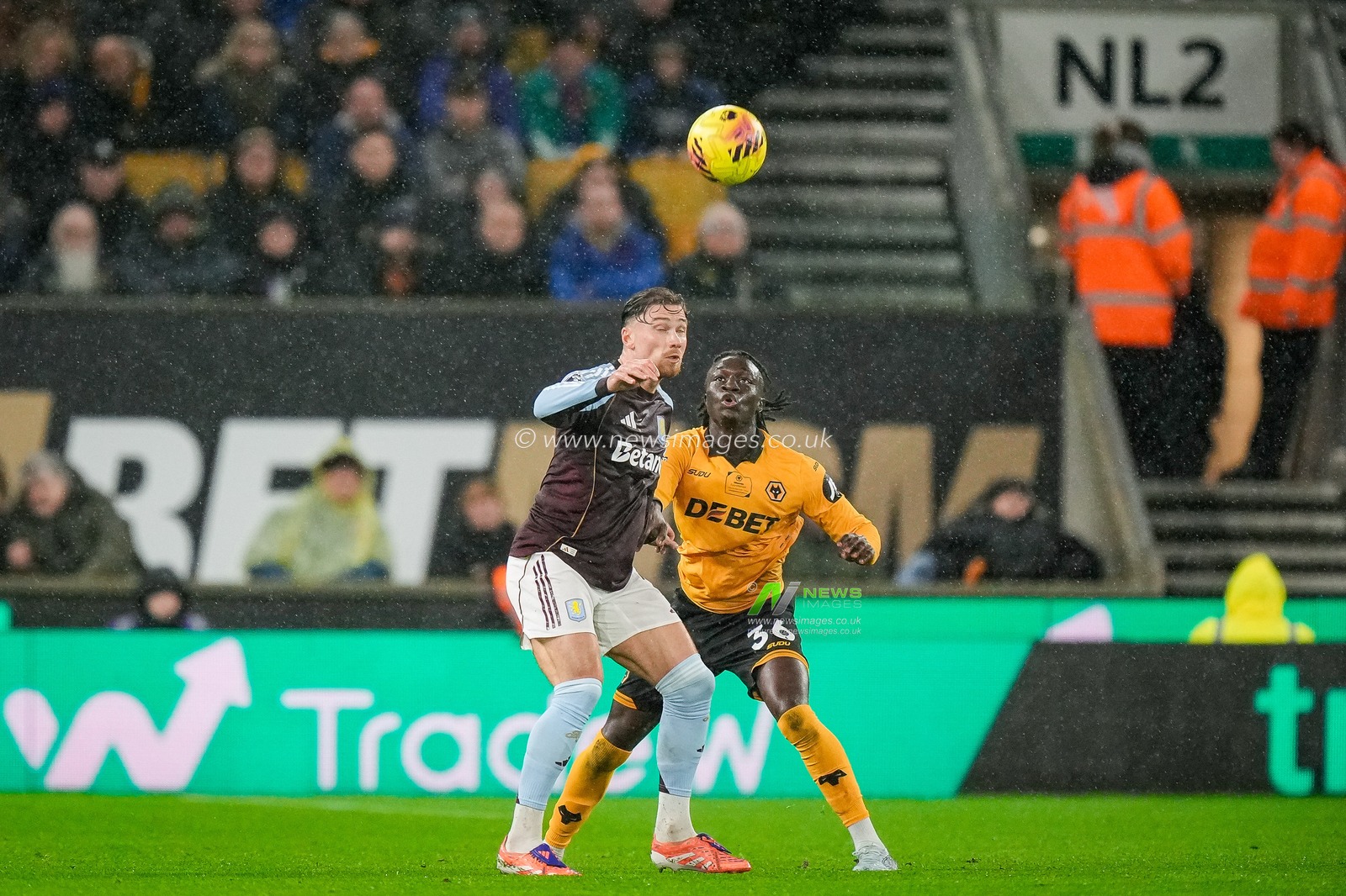 ,Mateus Mane battles for the ball  in the air with Matty Cash of Aston Villa during the Premier League match Wolverhampton Wanderers vs Aston Villa at Molineux, Wolverhampton, United Kingdom on 27 February 2026

(Photo by Maynard Manyowa/News Images)