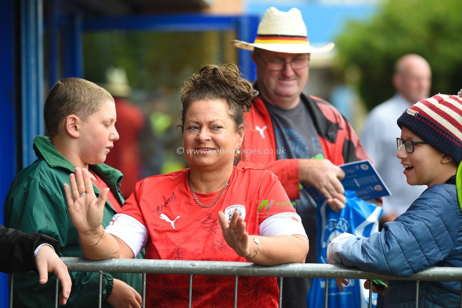 31st August  2019, DW Stadium, Wigan, England; Sky Bet Championship Football, Wigan Athletic vs Barnsley ; Barnsley fans await the team arrival


Credit:Richard Long/News Images

English Football League images are subject to DataCo Licence