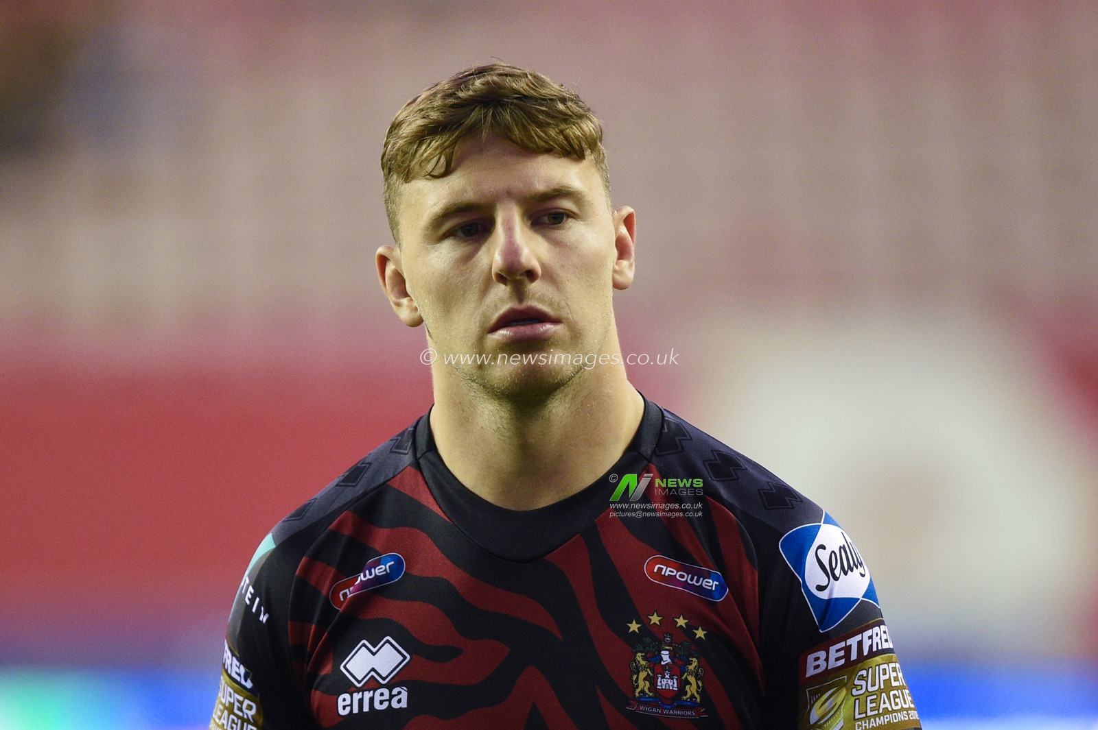 20th September 2019 , DW Stadium, Wigan, England;  Betfred Super League, Round  Playoffs, Wigan Warriors vs Salford Red Devils ; George Williams (6) of Wigan Warriors during the warm up


Credit: Richard Long/News Images