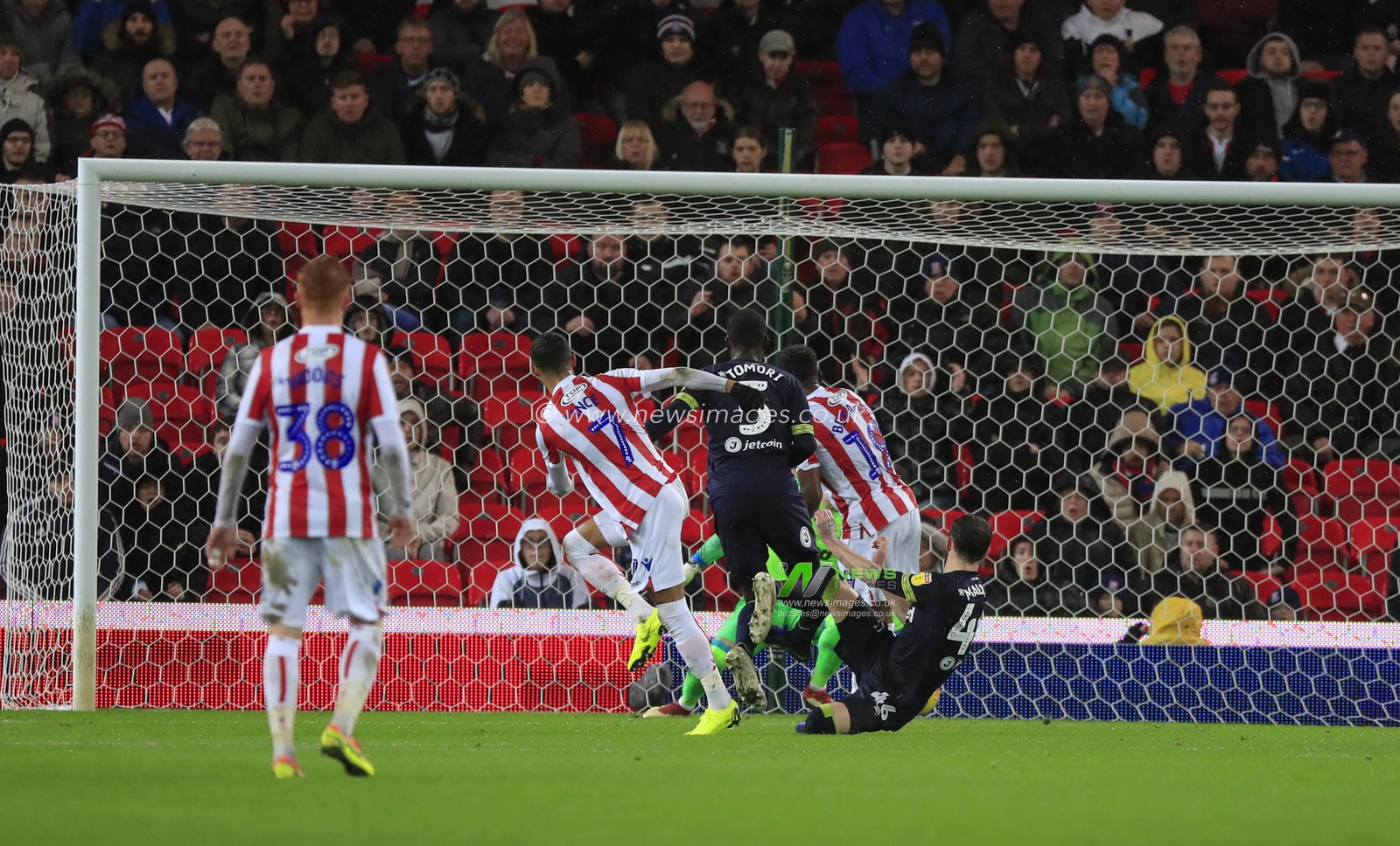 28th November 2018, Bet365 Stadium, Stoke-on-Trent, England; Sky Bet Championship, Stoke City v Derby County ; Thomas Ince of Stoke City scores in the 63rd minute to make it 2-1 to Stoke

Credit: Conor Molloy/News Images

English Football League images are subject to DataCo Licence