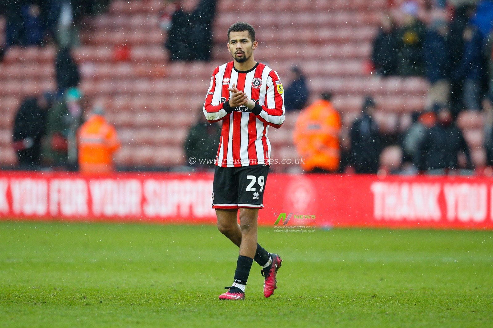 Iliman Ndiaye #29 of Sheffield United applauds fans after the Sky Bet Championship match Sheffield United vs Luton Town at Bramall Lane, Sheffield, United Kingdom, 11th March 2023

(Photo by Ben Early/News Images)