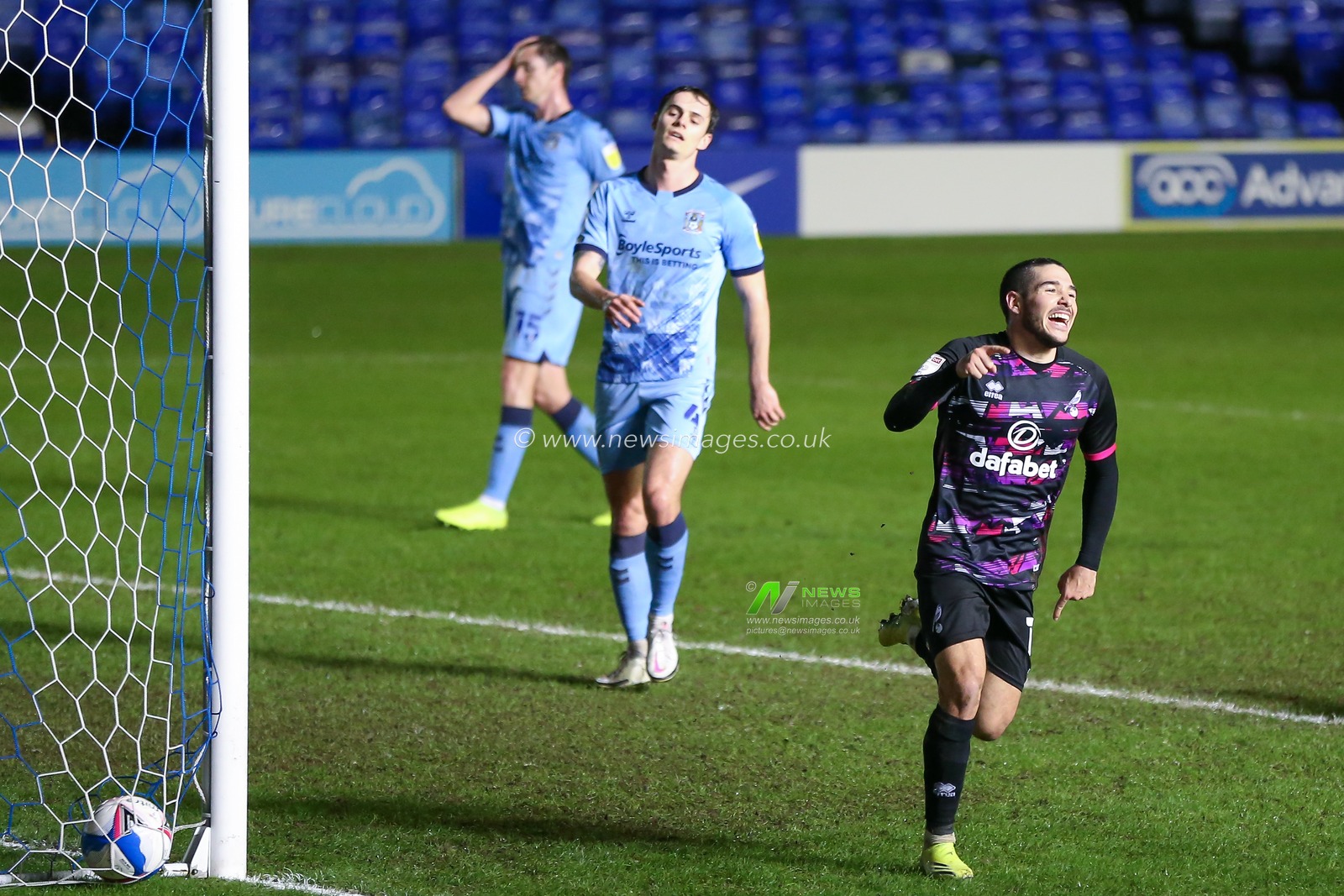 Emi Buendia #17 of Norwich City celebrates his goal to make it 2-0